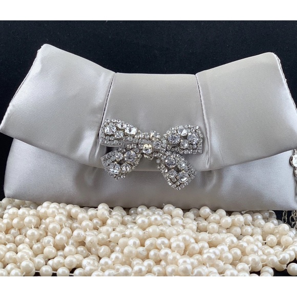 Betsey Johnson Silver Clutch with Rhinestone Bow Gray/Silver Satin with crystals - Picture 3 of 12